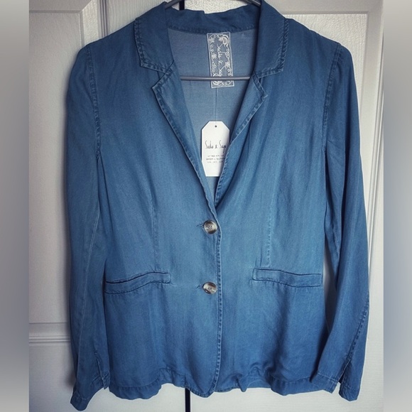 Sadie & Sage Valley Girl Chambray Blazer - Picture 2 of 4